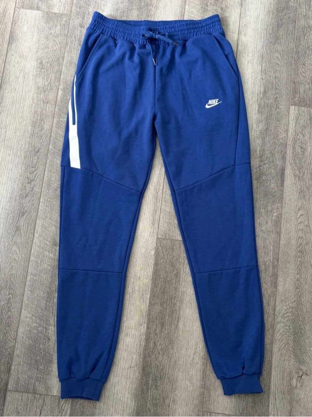 Nike Tech Men’s XL Blue Tapered Jogger Sweatpants.